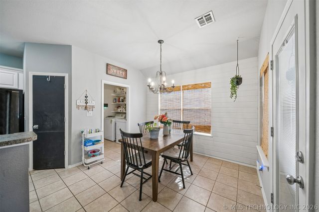21204 E 39th Place S, Broken Arrow, OK 74014