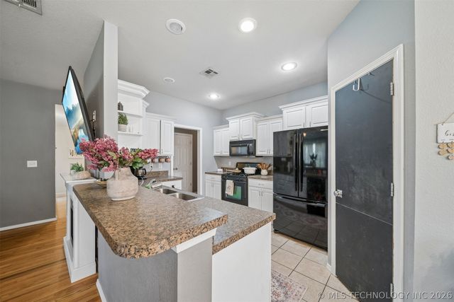 21204 E 39th Place S, Broken Arrow, OK 74014