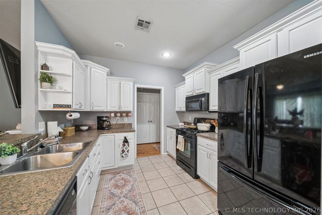 21204 E 39th Place S, Broken Arrow, OK 74014