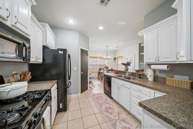 21204 E 39th Place S, Broken Arrow, OK 74014