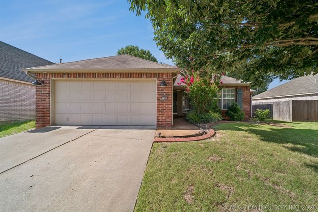 21204 E 39th Place S, Broken Arrow, OK 74014