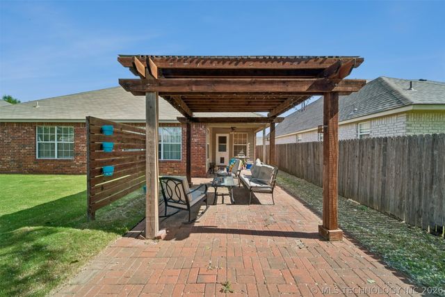 21204 E 39th Place S, Broken Arrow, OK 74014