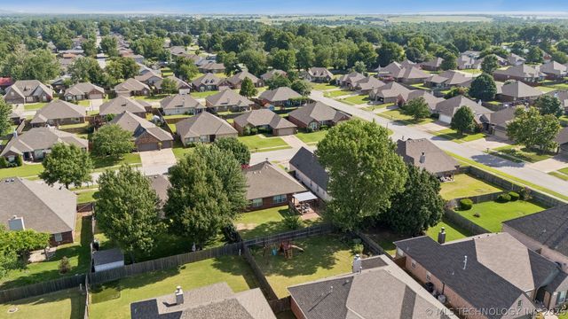 21204 E 39th Place S, Broken Arrow, OK 74014