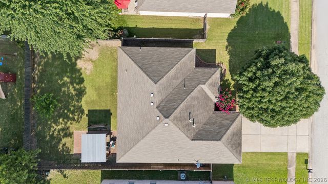21204 E 39th Place S, Broken Arrow, OK 74014