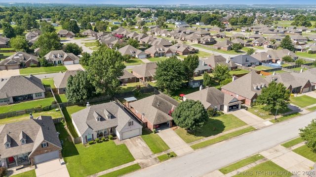 21204 E 39th Place S, Broken Arrow, OK 74014