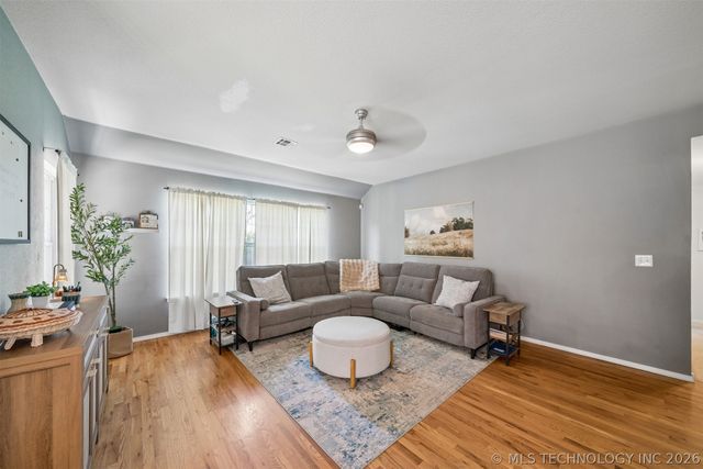 21204 E 39th Place S, Broken Arrow, OK 74014