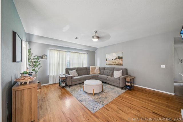 21204 E 39th Place S, Broken Arrow, OK 74014