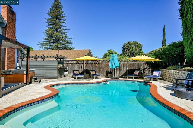 5517 Guadalupe Ct, Concord, CA 94521