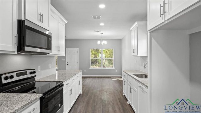 1108 E 8 Street, Mount Pleasant, TX 75455