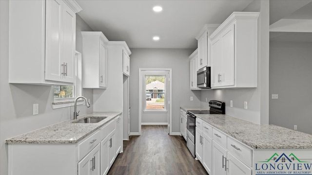 1108 E 8 Street, Mount Pleasant, TX 75455