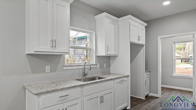 1108 E 8 Street, Mount Pleasant, TX 75455