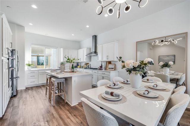 174 Sawbuck, Irvine, CA 92618