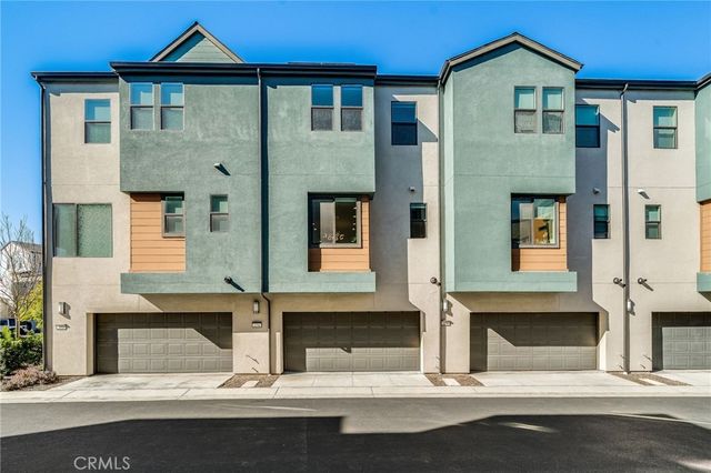 174 Sawbuck, Irvine, CA 92618