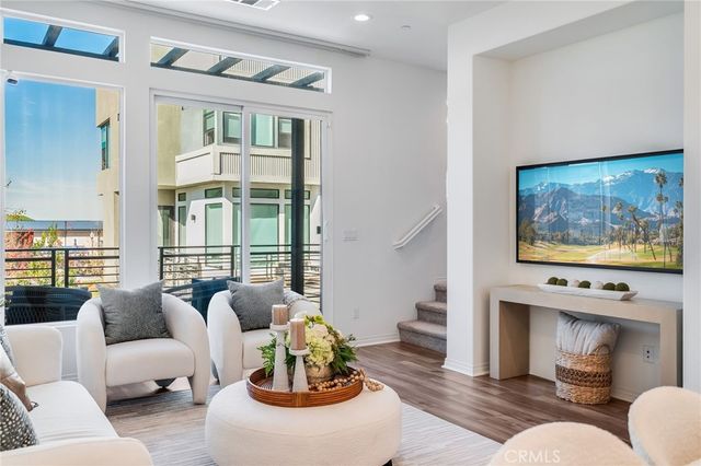 174 Sawbuck, Irvine, CA 92618