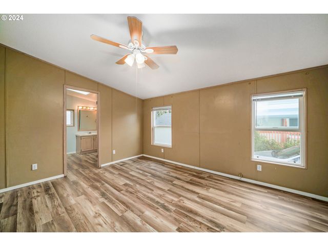 835 Se 1ST Ave 14, Canby, OR 97013