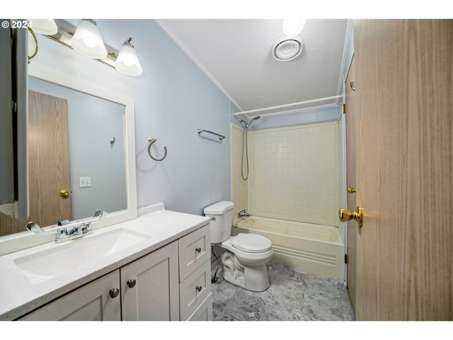 835 Se 1ST Ave 14, Canby, OR 97013