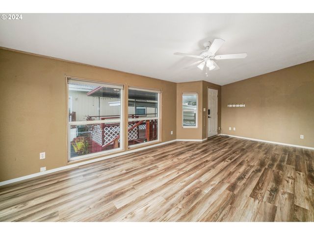 835 Se 1ST Ave 14, Canby, OR 97013