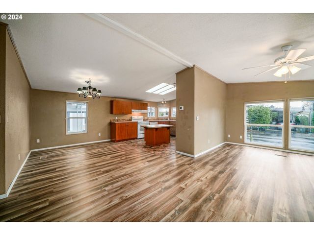 835 Se 1ST Ave 14, Canby, OR 97013