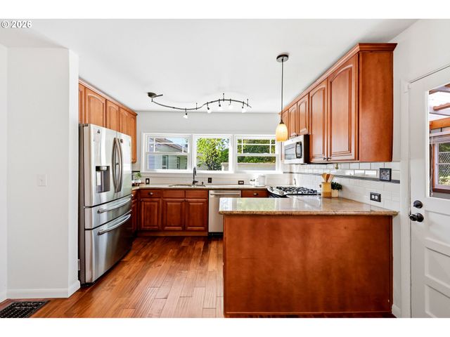 3737 Se 11TH Ave, Portland, OR 97202