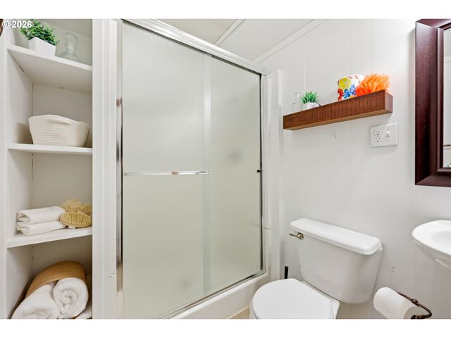 3737 Se 11TH Ave, Portland, OR 97202