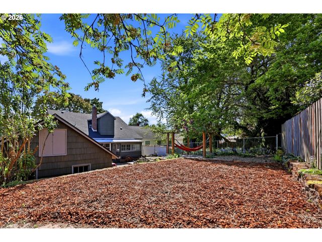 3737 Se 11TH Ave, Portland, OR 97202