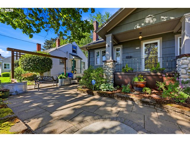 3737 Se 11TH Ave, Portland, OR 97202