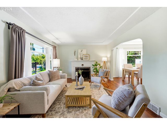3737 Se 11TH Ave, Portland, OR 97202
