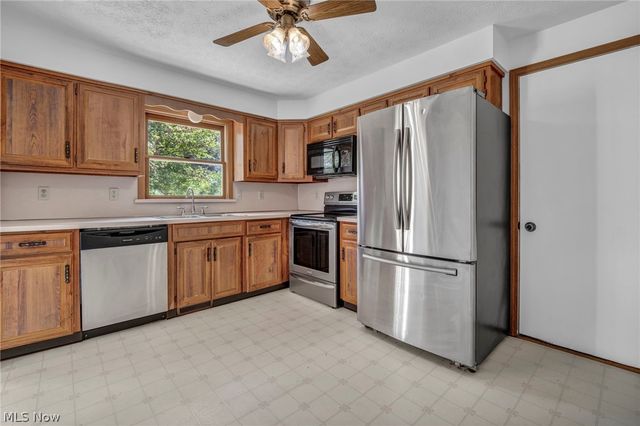 2642 Blake Road, Wadsworth, OH 44281