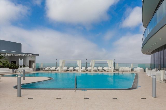 1000 Brickell Plaza 2414, Miami, FL 33131