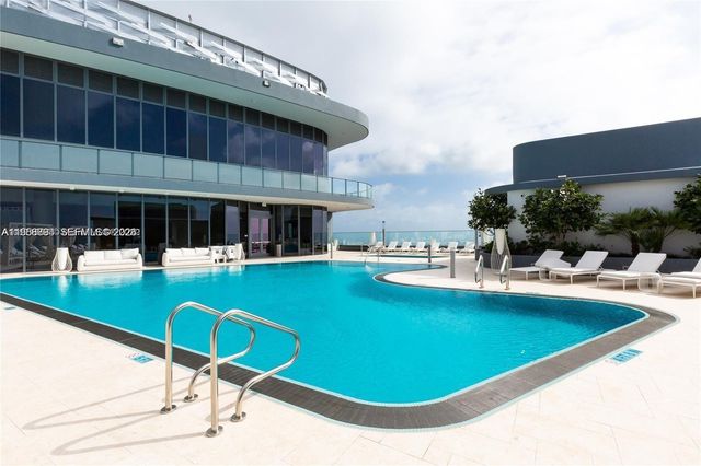 1000 Brickell Plaza 2414, Miami, FL 33131