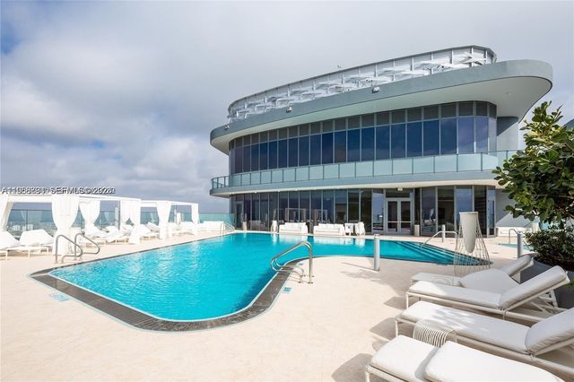 1000 Brickell Plaza 2414, Miami, FL 33131