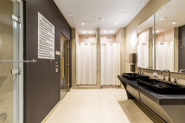 1000 Brickell Plaza 2414, Miami, FL 33131