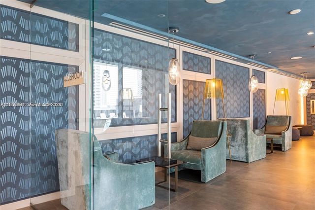 1000 Brickell Plaza 2414, Miami, FL 33131