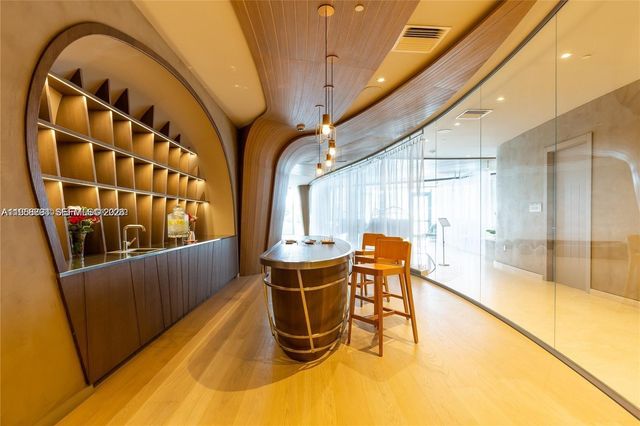 1000 Brickell Plaza 2414, Miami, FL 33131