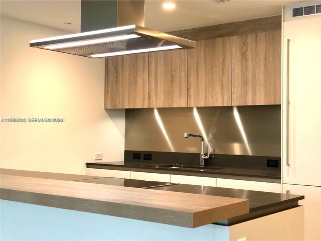 1000 Brickell Plaza 2414, Miami, FL 33131