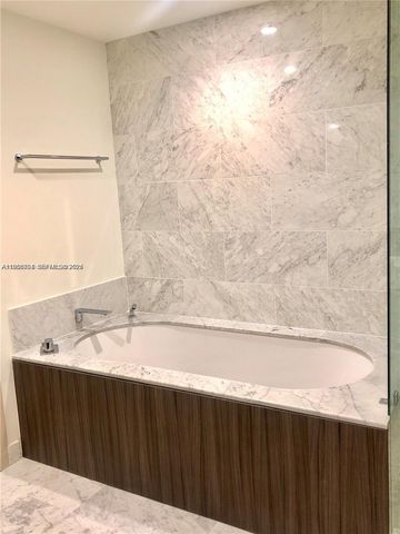 1000 Brickell Plaza 2414, Miami, FL 33131