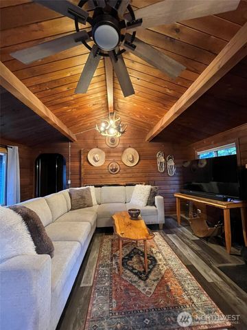 9361 Misery Point Road NW, Seabeck, WA 98380