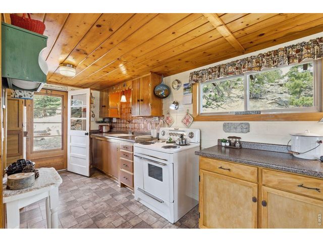 35 Stellar Jay Cir, Red Feather Lakes, CO 80545