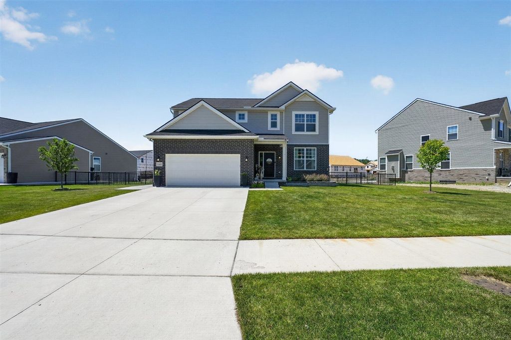 51681 Maple Leaf Drive, Macomb, MI 48042