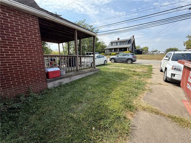 1166 N Main St, South Strabane, PA 15301