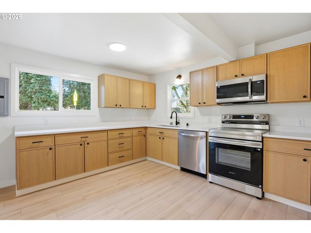 1614 E 33RD St, Vancouver, WA 98663