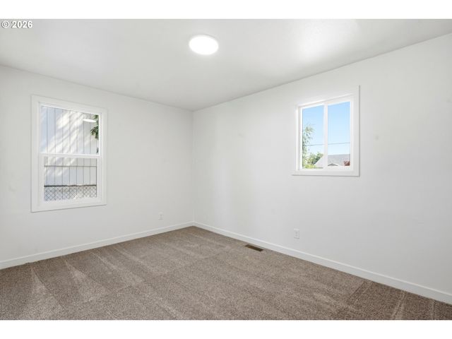 1614 E 33RD St, Vancouver, WA 98663