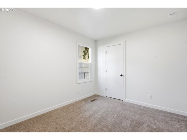 1614 E 33RD St, Vancouver, WA 98663