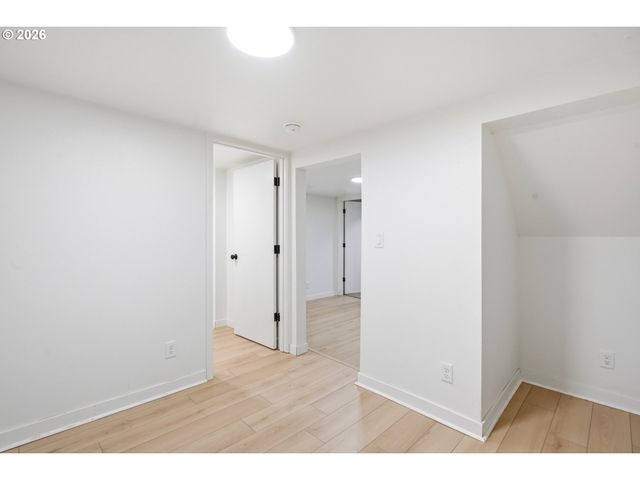 1614 E 33RD St, Vancouver, WA 98663