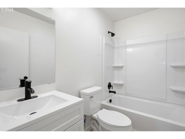 1614 E 33RD St, Vancouver, WA 98663