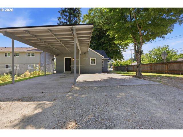 1614 E 33RD St, Vancouver, WA 98663