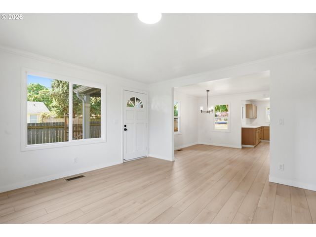 1614 E 33RD St, Vancouver, WA 98663