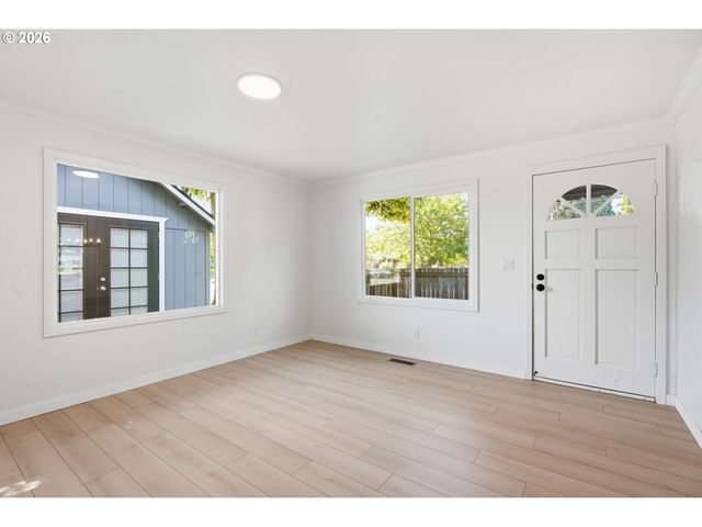 1614 E 33RD St, Vancouver, WA 98663