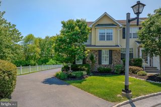 3301 MAPLEVALE CIR, Newtown Square, PA 19073