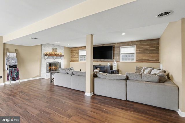 14 REVERE CT, Littlestown, PA 17340